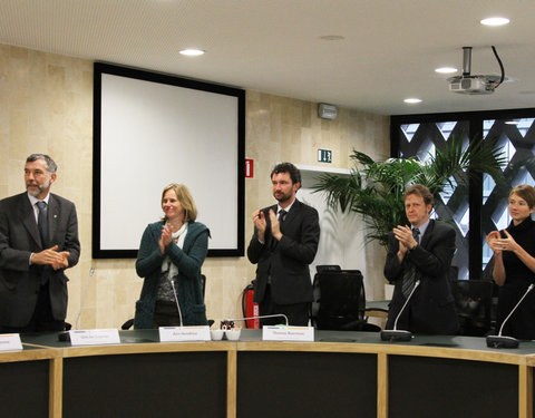 Ondertekening financieel akkoord tussen UGent en Koreaanse partners i.v.m. branch campus in Incheon (Zuid-Korea)-3938