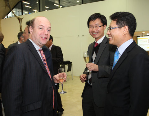 Ondertekening financieel akkoord tussen UGent en Koreaanse partners i.v.m. branch campus in Incheon (Zuid-Korea)-3945