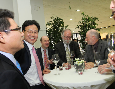 Ondertekening financieel akkoord tussen UGent en Koreaanse partners i.v.m. branch campus in Incheon (Zuid-Korea)-3947