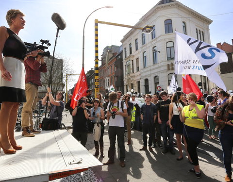 Studenten van UGent, HoGent en Arteveldehogeschool manifesteren voor kwaliteitsvol onderwijs en tegen onderfinanciering-41356