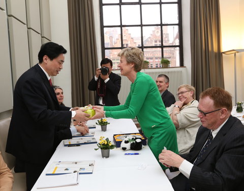 Ondertekening verlenging samenwerkingsakkoord met Sichuan University-41415