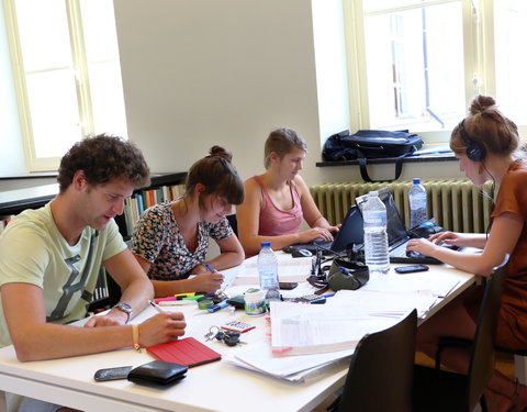 Blokken in de faculteitsbibliotheek Letteren en Wijsbegeerte-42821