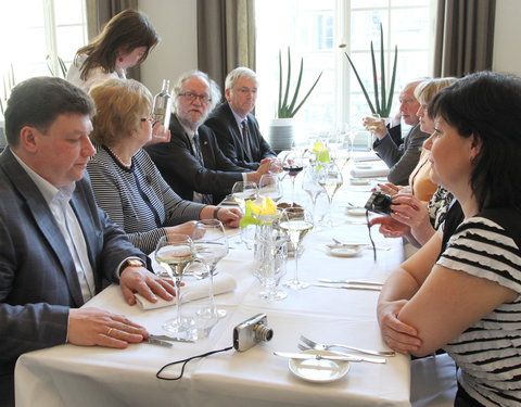 Russische delegatie bezoekt UGent-44305