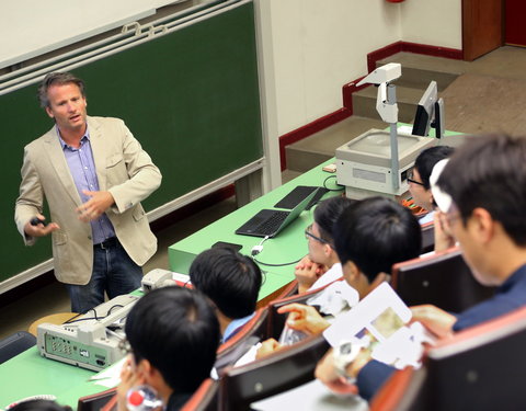 Koreaanse scholieren (Seoul) bezoeken UGent-44438