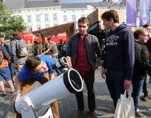 Student Kick-off 2014, actie 'Leg de lat hoger'-45088