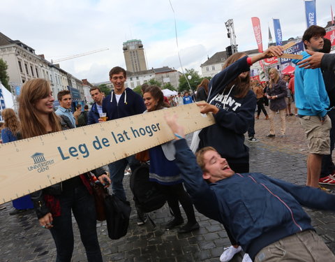 Student Kick-off 2014, actie 'Leg de lat hoger'-45118