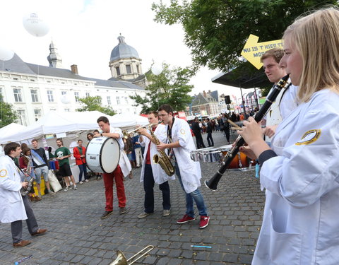 Student Kick-off 2014, actie 'Leg de lat hoger'-45130