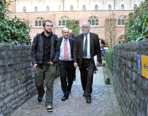 Voorstelling en inwandeling van UGentPassage (themawandeling langs elf plaatsen die de relatie tussen stad, universiteit en same