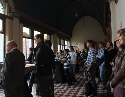 Voorstelling en inwandeling van UGentPassage (themawandeling langs elf plaatsen die de relatie tussen stad, universiteit en same