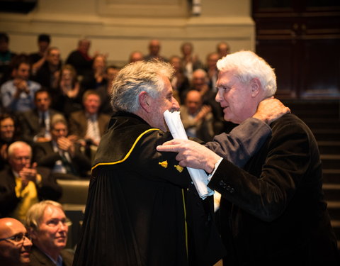 Uitreiking institutioneel eredoctoraat-47172