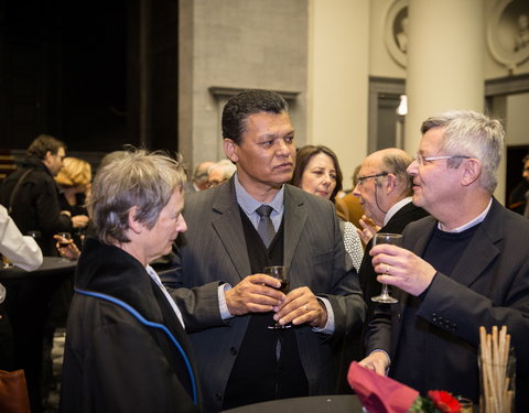 Uitreiking institutioneel eredoctoraat-47195