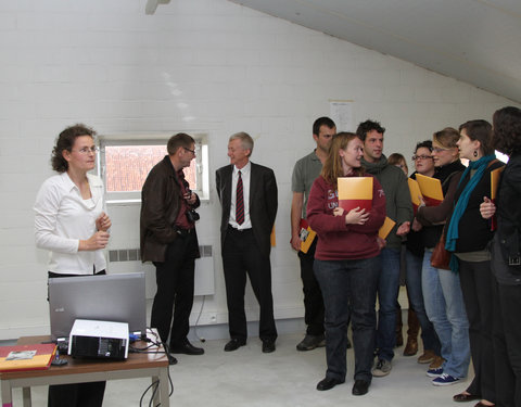 Opening nieuwe jongveestal, proefhoeve Melle-4773