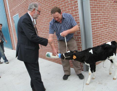 Opening nieuwe jongveestal, proefhoeve Melle-4791