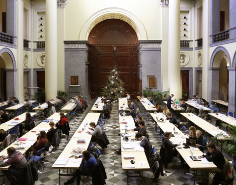 Blok in het peristilium van de Aula-54202