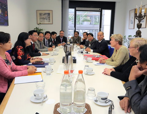 Ontvangst delegatie Vietnamese ministerie van Industrie en Handel-55656