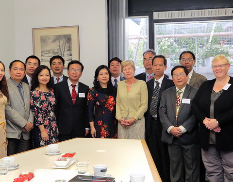 Ontvangst delegatie Vietnamese ministerie van Industrie en Handel-55672