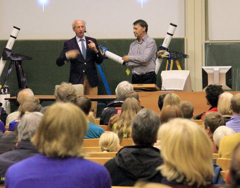 Signeersessie met Dirk Frimout in Volkssterrenwacht Armand Pien-56336