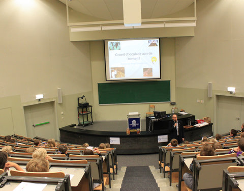 Kinderuniversiteit 'Groeit chocolade aan de bomen?'-5874