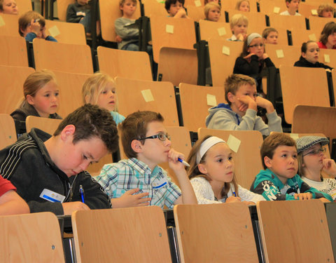 Kinderuniversiteit 'Groeit chocolade aan de bomen?'-5875