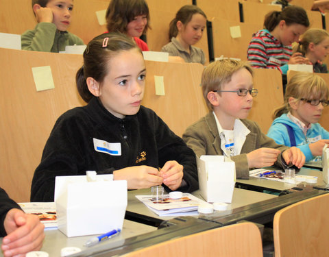 Kinderuniversiteit 'Groeit chocolade aan de bomen?'-5880