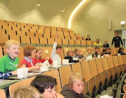 Kinderuniversiteit 'Groeit chocolade aan de bomen?'-5882