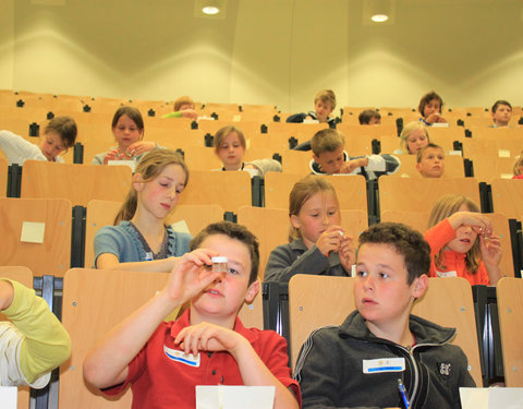 Kinderuniversiteit 'Groeit chocolade aan de bomen?'-5893