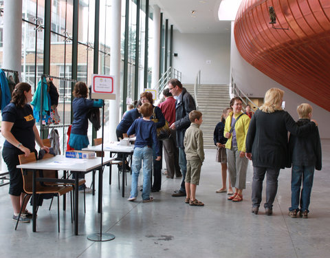 Kinderuniversiteit 'Groeit chocolade aan de bomen?'-5894