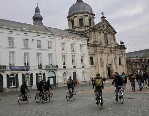 Baches van Innoversity Challenge UGent in het Gentse straatbeeld-59002