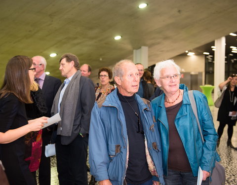 Opening tentoonstelling 'Belgische koorddansers’ met 52 schilderijen van Belgische premiers-59037