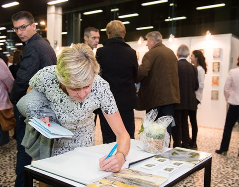 Opening tentoonstelling 'Belgische koorddansers’ met 52 schilderijen van Belgische premiers-59038