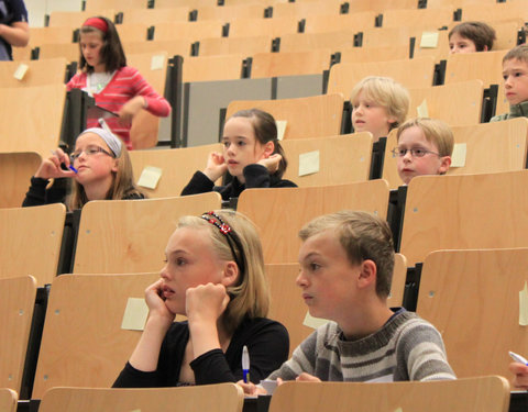 Kinderuniversiteit 'Groeit chocolade aan de bomen?'-5906