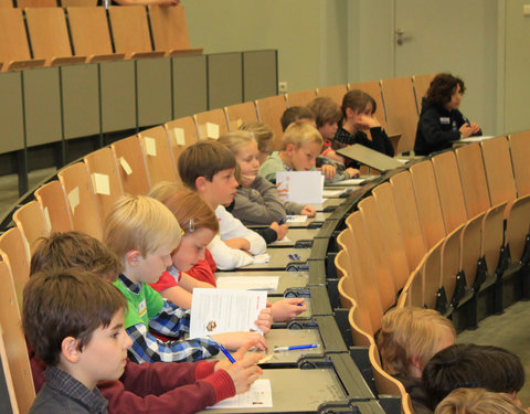 Kinderuniversiteit 'Groeit chocolade aan de bomen?'-5907