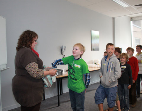 Kinderuniversiteit 'Groeit chocolade aan de bomen?'-5912