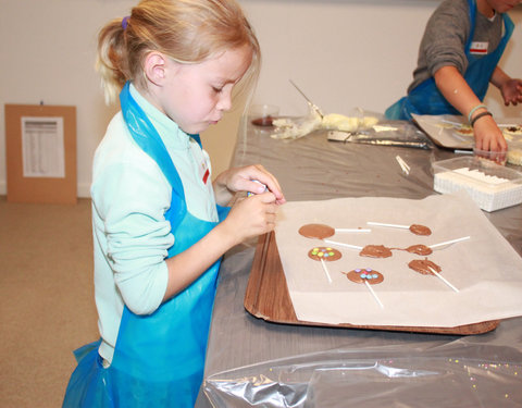 Kinderuniversiteit 'Groeit chocolade aan de bomen?'-5926