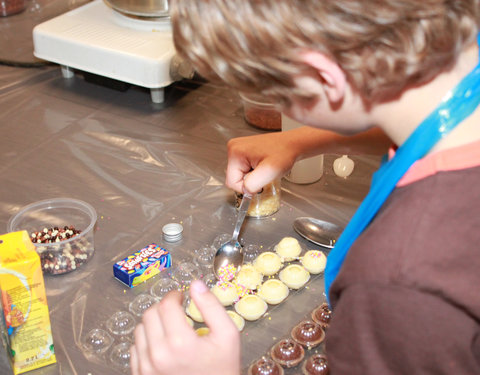 Kinderuniversiteit 'Groeit chocolade aan de bomen?'-5933