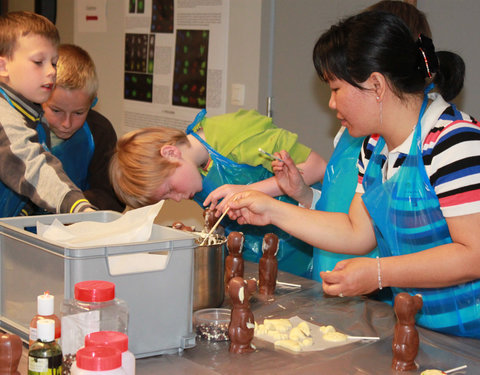 Kinderuniversiteit 'Groeit chocolade aan de bomen?'-5934