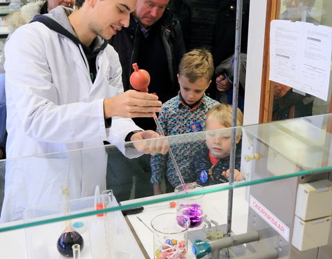 Dag van de Wetenschap: 'Chemie gooit de deuren open'-59418