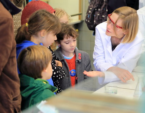 Dag van de Wetenschap: 'Chemie gooit de deuren open'-59434