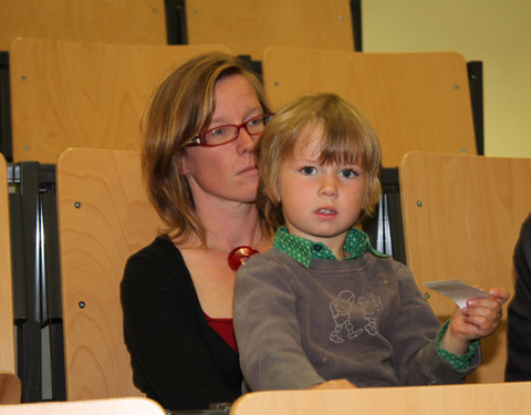 Kinderuniversiteit 'Groeit chocolade aan de bomen?'-5963