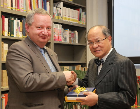 Opening Taiwan Resource Center for Chinese Studies in de vakgroepbibliotheek Sinologie-60042