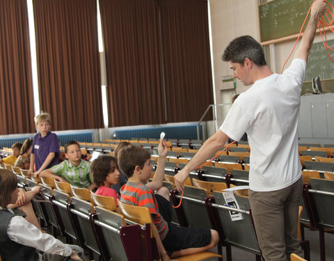 Kinderuniversiteit Gent over sterren en planeten, organisatie UGent en Volkssterrenwacht Armand Pien-6042