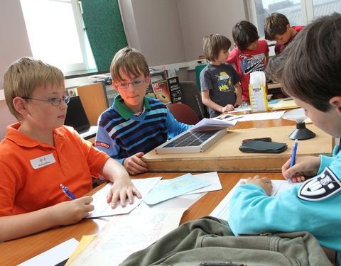 Kinderuniversiteit Gent over sterren en planeten, organisatie UGent en Volkssterrenwacht Armand Pien-6093