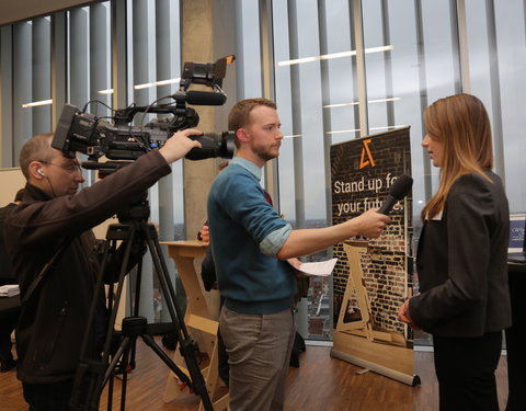 Uitreiking eerste attesten bedrijfsbeheer aan Gentse studenten -60978