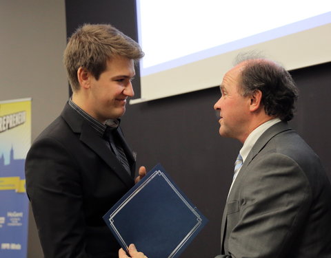 Uitreiking eerste attesten bedrijfsbeheer aan Gentse studenten -61055