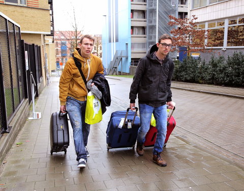 Check-in van buitenlandse studenten, georganiseerd door afdeling Huisvesting-61076