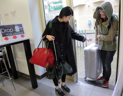 Check-in van buitenlandse studenten, georganiseerd door afdeling Huisvesting-61082