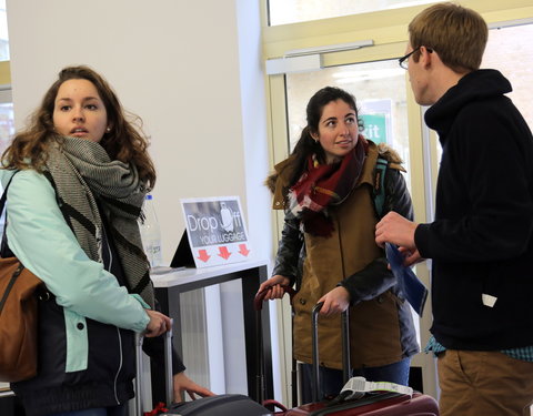 Check-in van buitenlandse studenten, georganiseerd door afdeling Huisvesting-61084