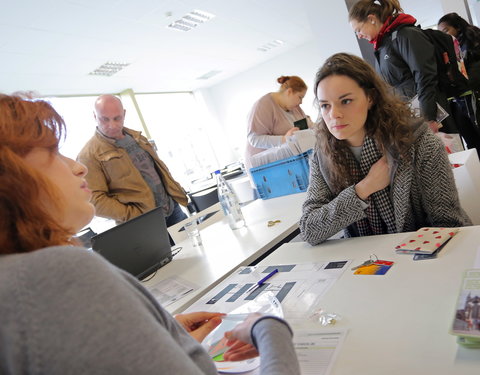 Check-in van buitenlandse studenten, georganiseerd door afdeling Huisvesting-61109