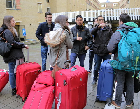 Check-in van buitenlandse studenten, georganiseerd door afdeling Huisvesting-61113