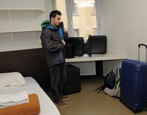 Check-in van buitenlandse studenten, georganiseerd door afdeling Huisvesting-61119